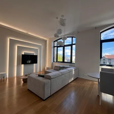 Spacieux Et Lumineux Aux Portes Du Coeur De *