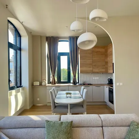 Spacieux Et Lumineux Aux Portes Du Coeur De Apartment