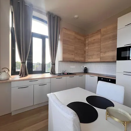 Spacieux Et Lumineux Aux Portes Du Coeur De Apartment