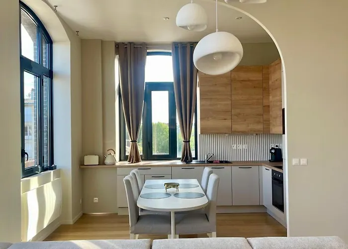 Spacieux Et Lumineux Aux Portes Du Coeur De Apartment